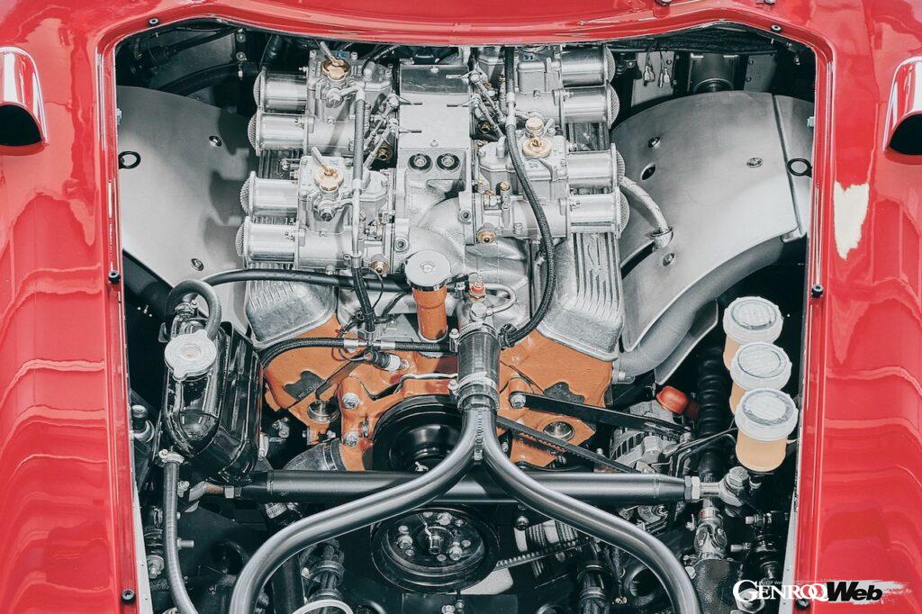 搭載される5.3リッターV8ユニット。今回完成したプロトタイプは、1965年のル・マン24時間レースでクラス優勝を果たしたシャシーナンバー「0222」をイメージしたカラーリングが採用されている。