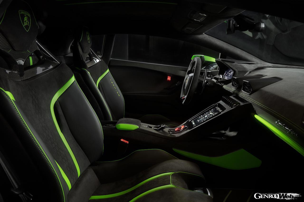 ランボルギーニ ウラカン テクニカのインテリア。