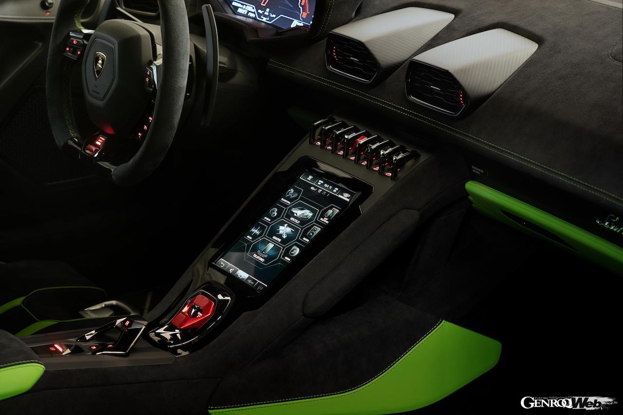 ランボルギーニ ウラカン テクニカのインテリア。