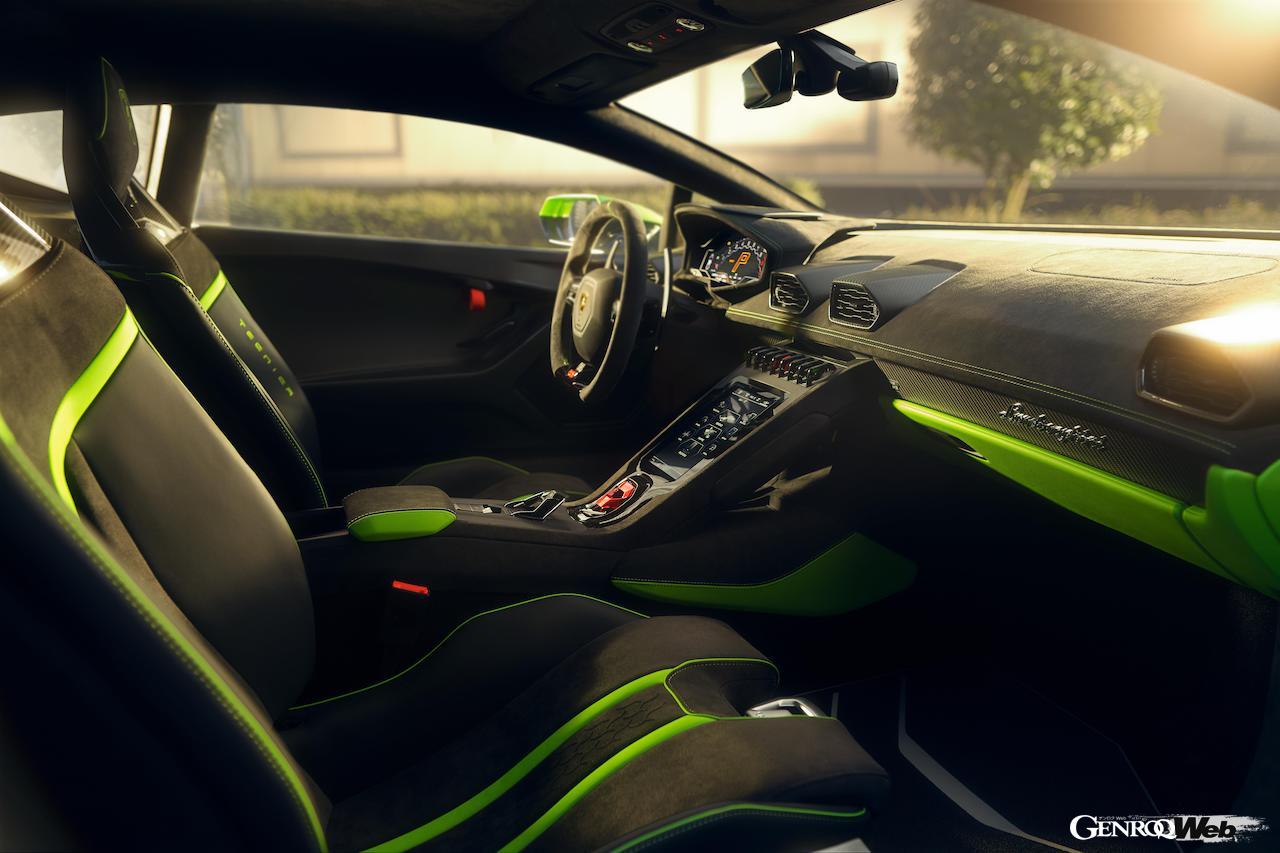 ランボルギーニ ウラカン テクニカのインテリア。