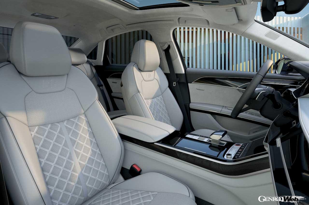 フェイスリフトを受けた、「アウディ S8」改良新型のインテリア。