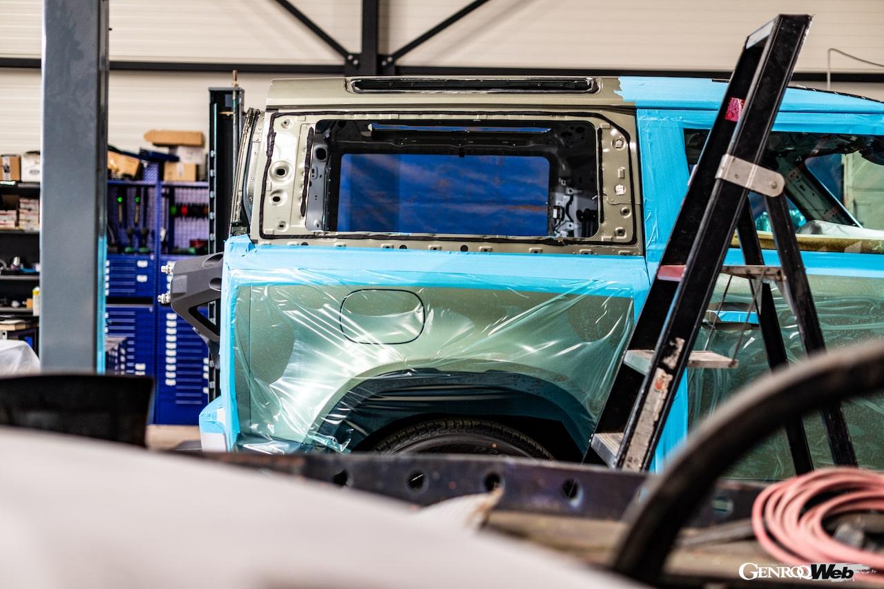 ハンドメイドでオープントップ仕様に改造されるヘリテージ・カスタムスの「ヴァリアンス コンバーチブル」。