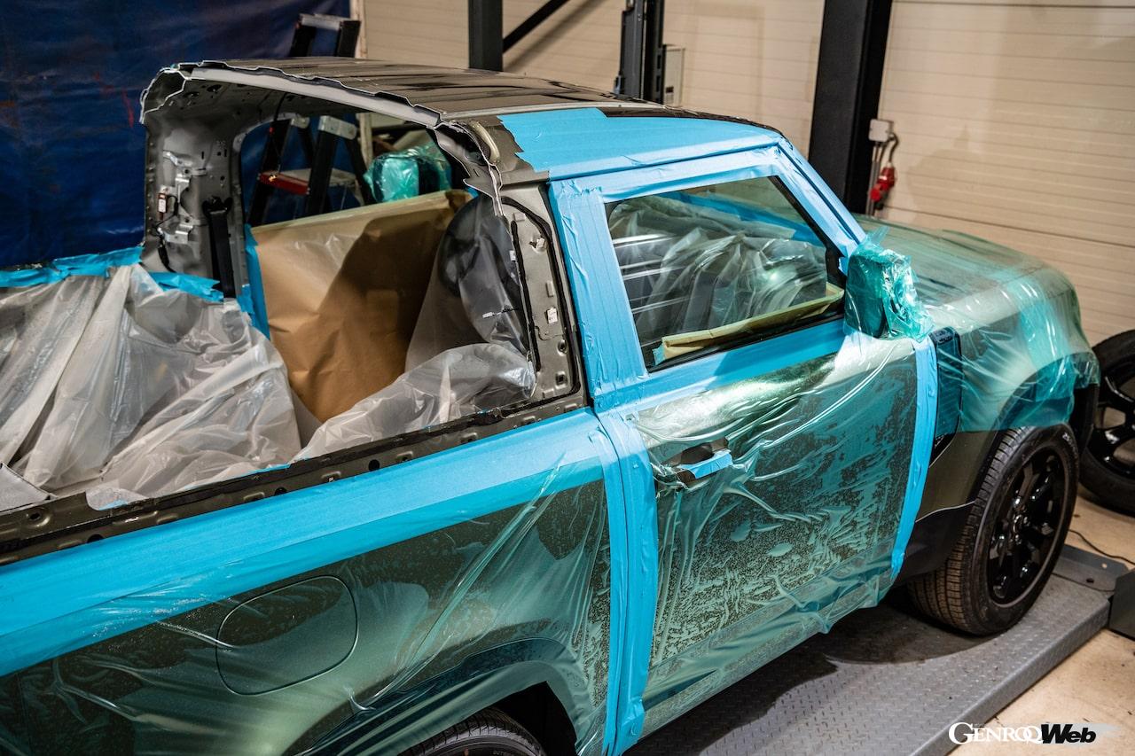 ハンドメイドでオープントップ仕様に改造されるヘリテージ・カスタムスの「ヴァリアンス コンバーチブル」。