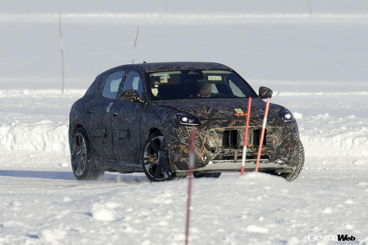 デビューに向けて、寒冷地テストが行われたマセラティ初のフルEVモデル「グレカーレ フォルゴーレ」。