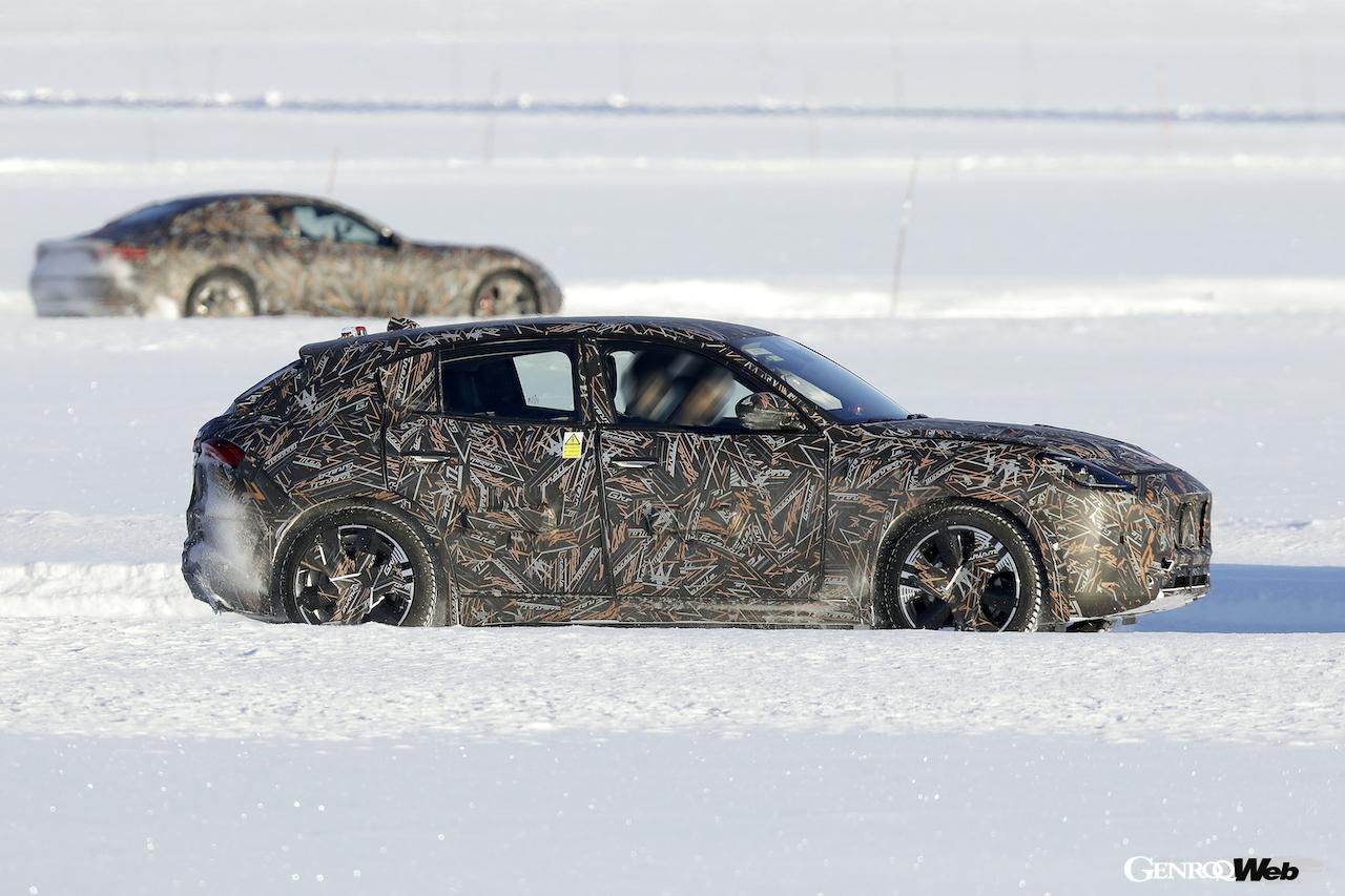 デビューに向けて、寒冷地テストが行われたマセラティ初のフルEVモデル「グレカーレ フォルゴーレ」。