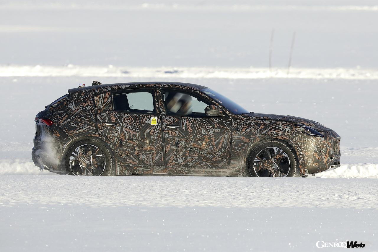 デビューに向けて、寒冷地テストが行われたマセラティ初のフルEVモデル「グレカーレ フォルゴーレ」。