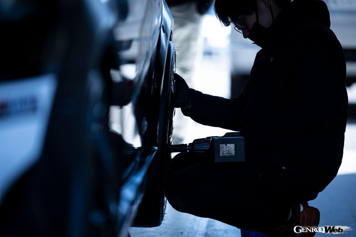 レースならではの緊張感に溢れる。