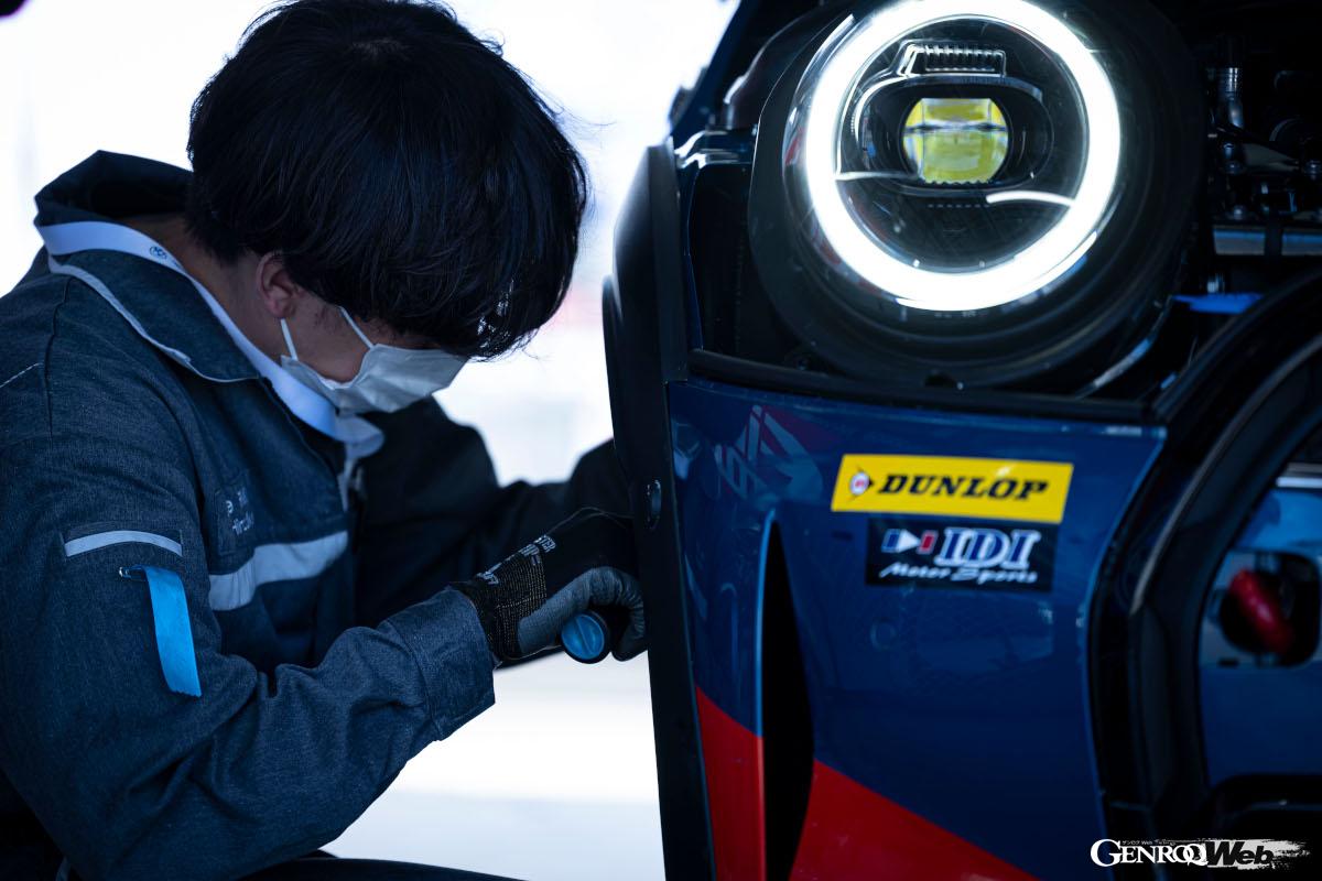 レースならではの緊張感に溢れる。