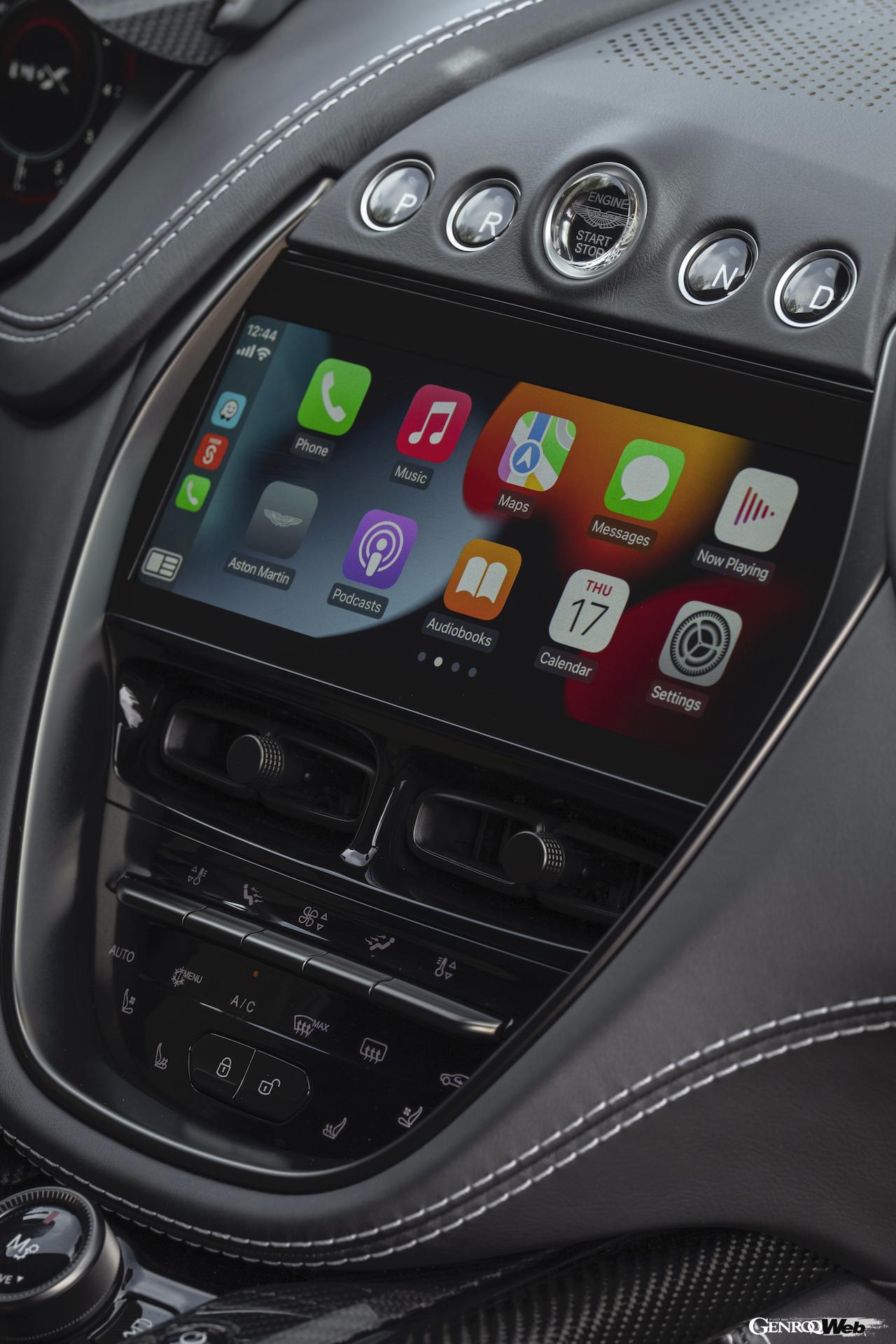 アストンマーティン DBX707。センターディスプレイ