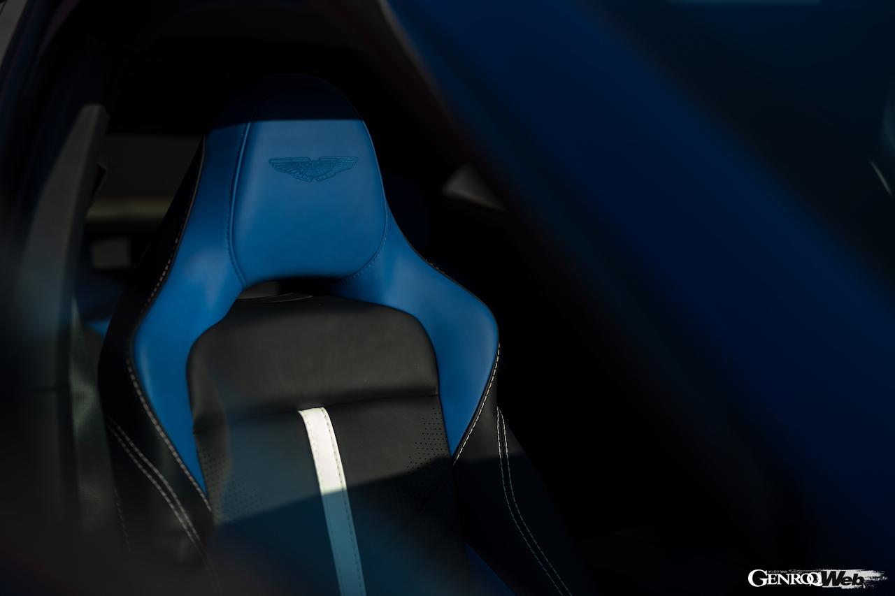 アストンマーティン DBX707のシート