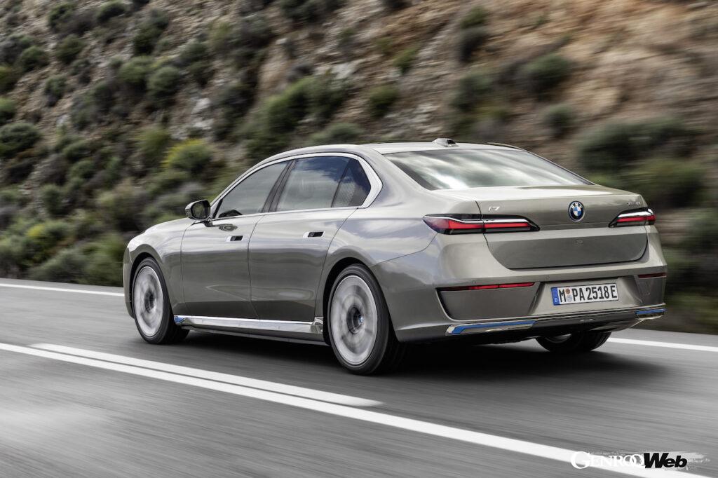 新型BMW 7シリーズのピュアEVモデル、i7のリヤビュー