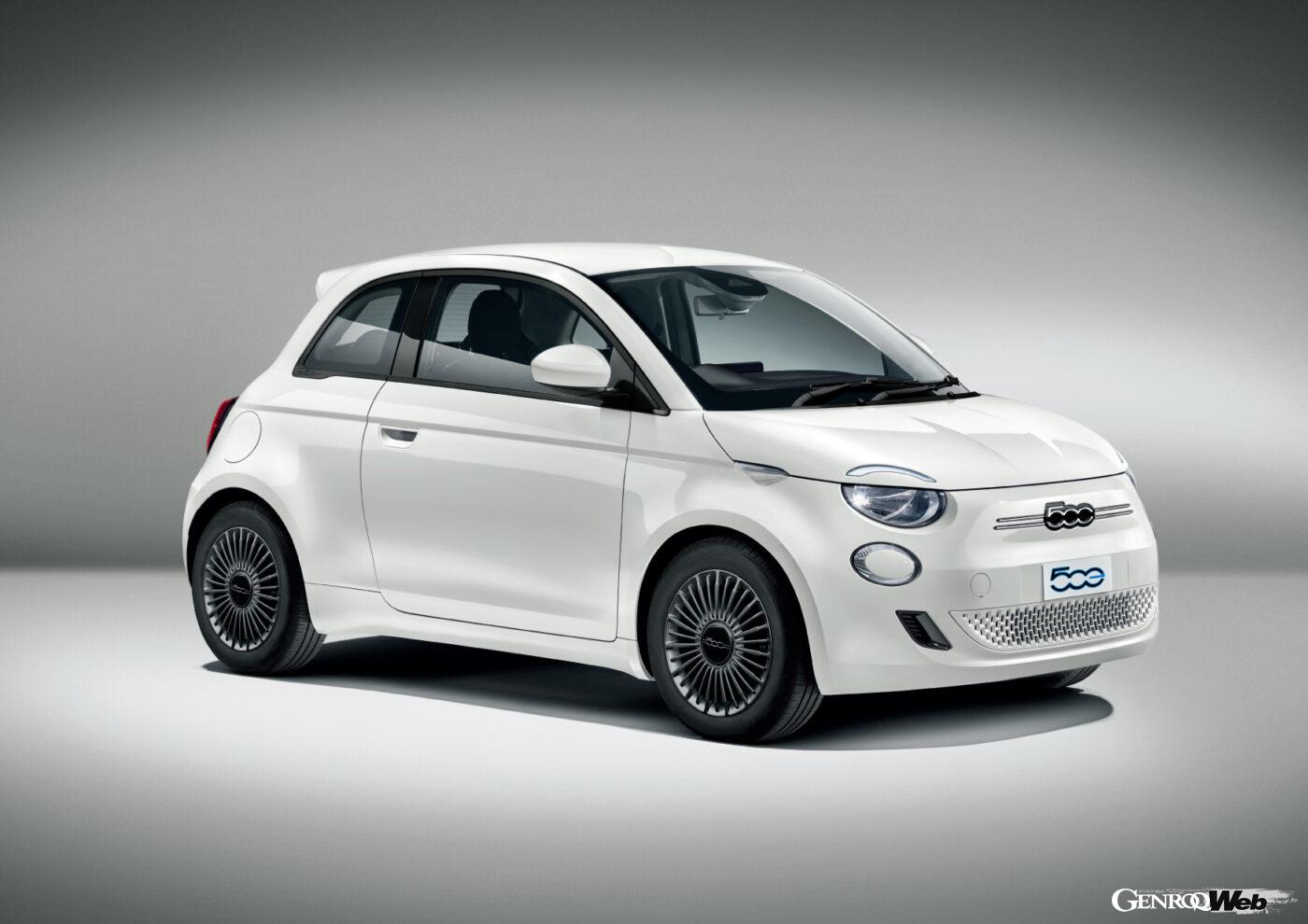 新型フィアット 500eの3ドアハッチバック。フロントビュー