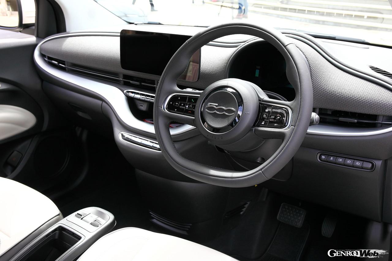 フィアット 500e Openのコクピット