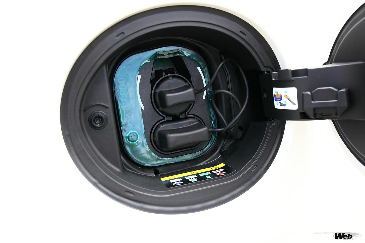 フィアット 500eの給電口