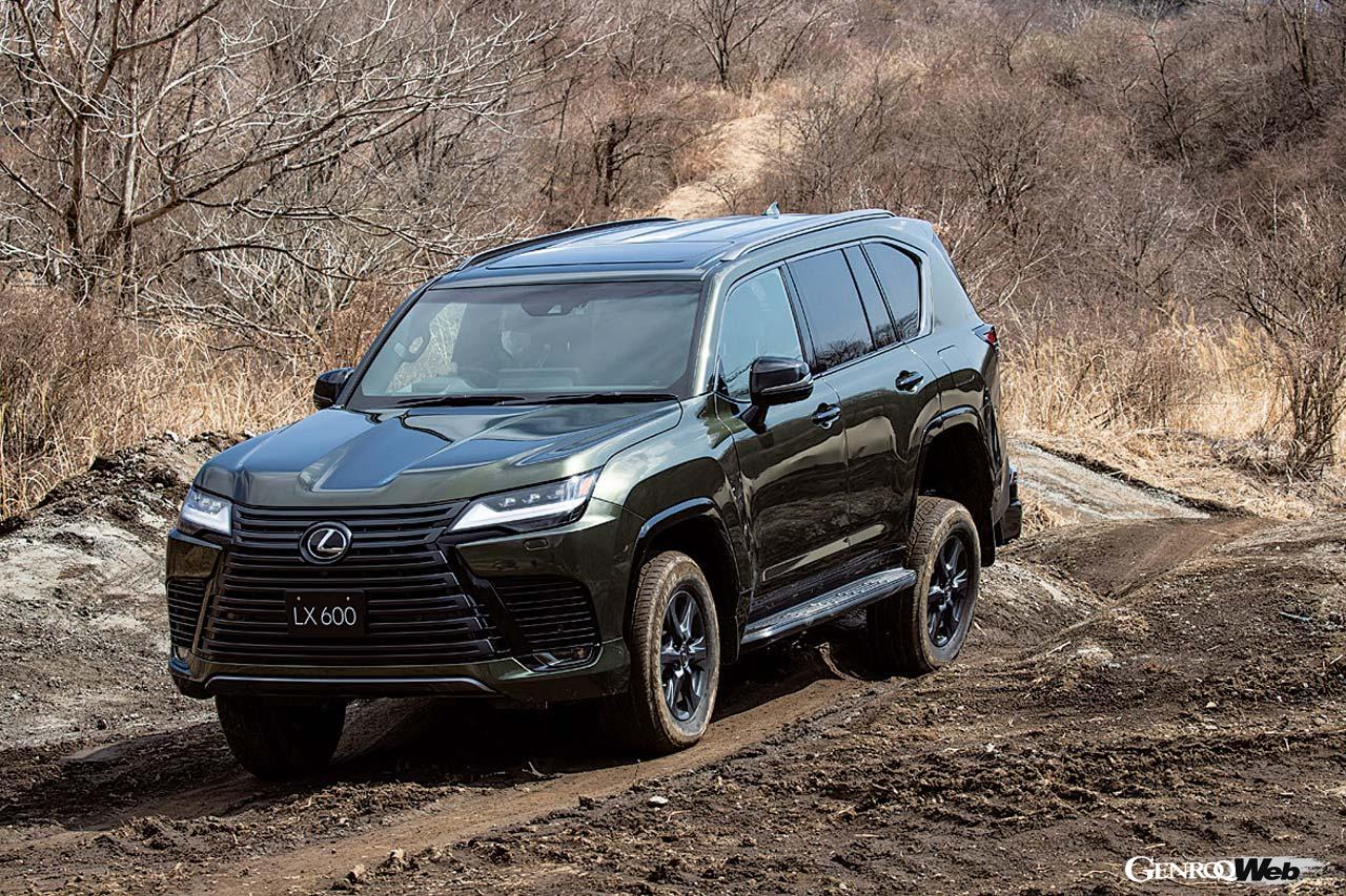 レクサス LX600の走行シーン