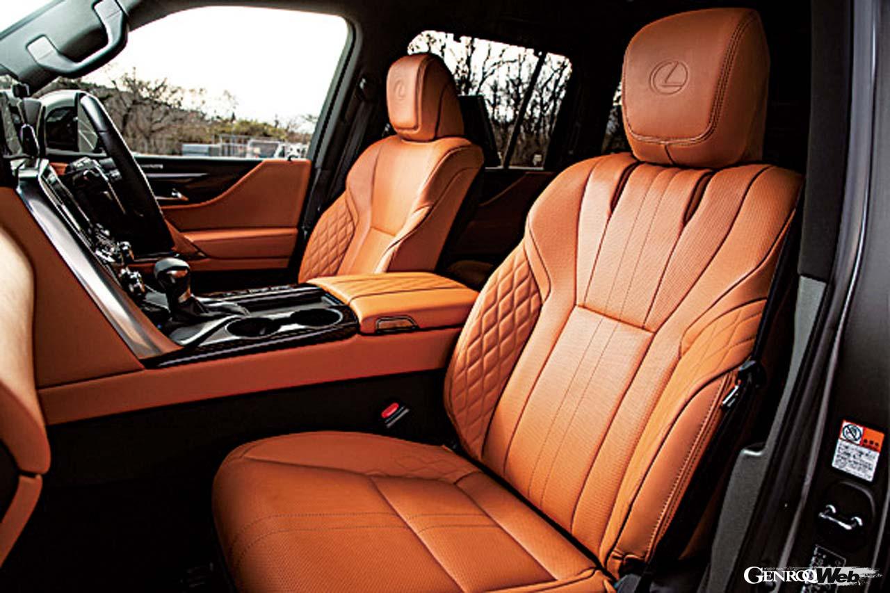 レクサス LX600のフロントシート