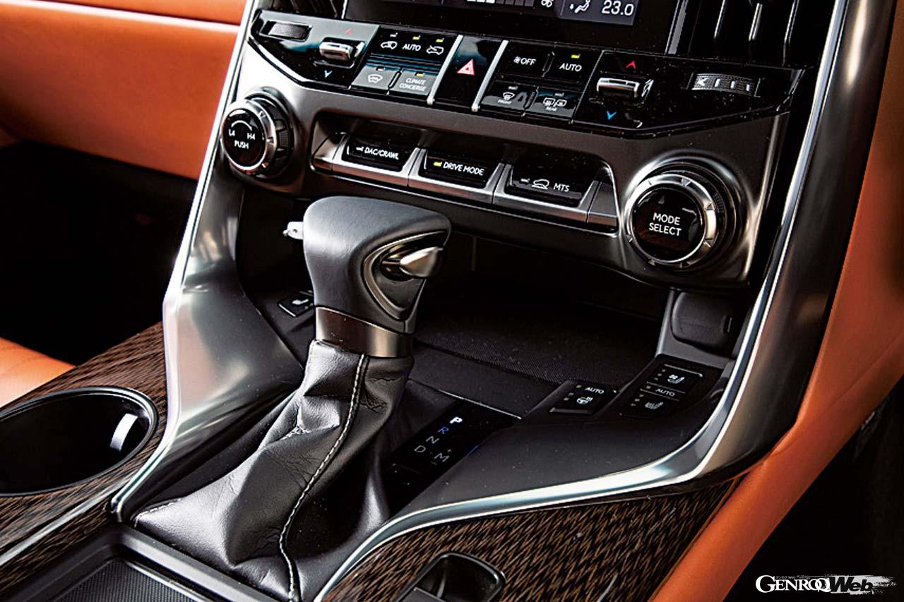 レクサス LX600のセンターコンソール