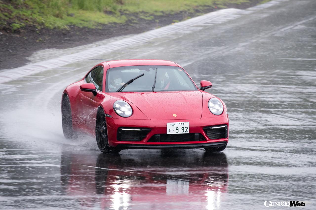 モーターファンフェスタ2022レポート、GENROQ SUPER DRIVEの様子