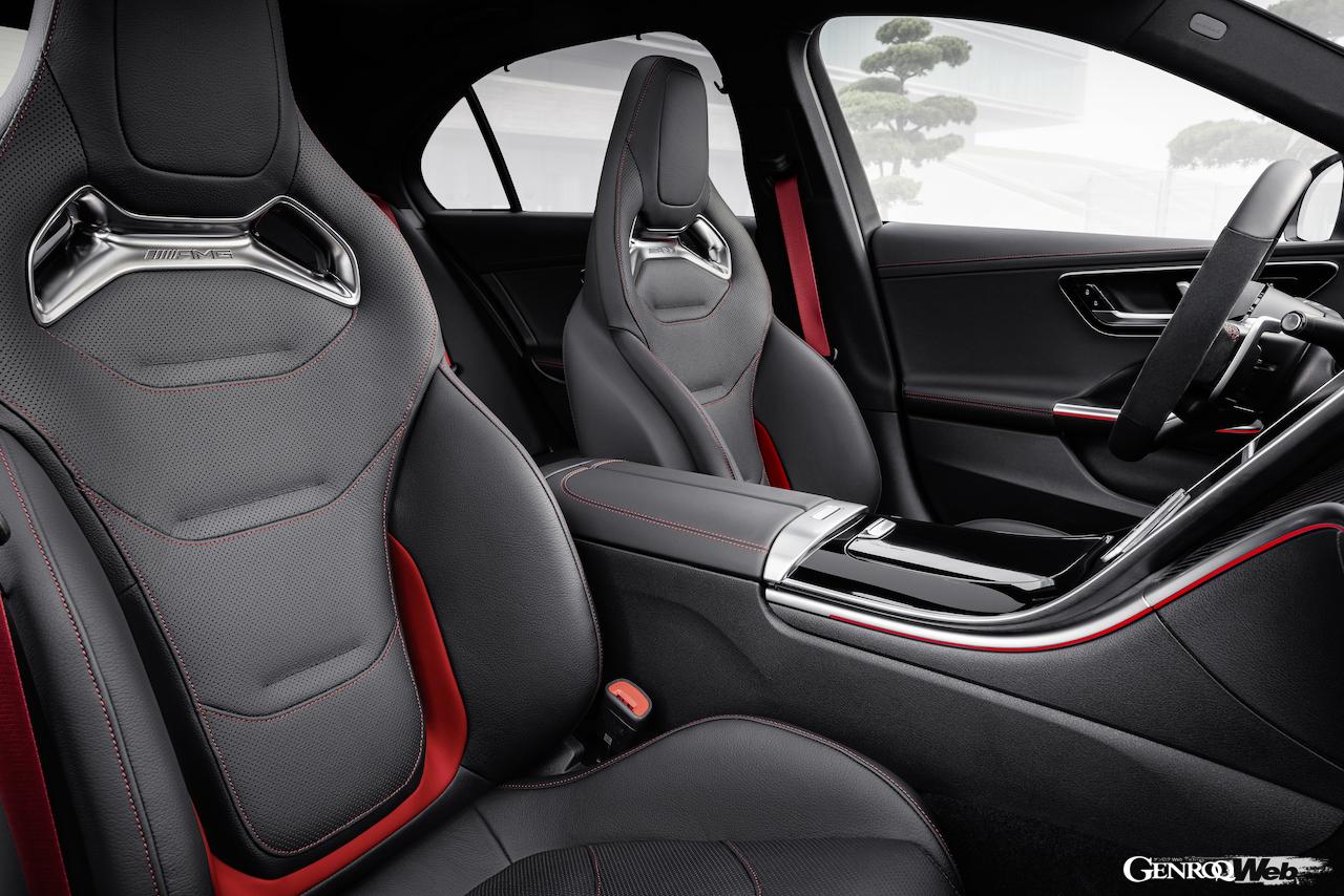 メルセデスAMG C 43 4MATICのフロントシート