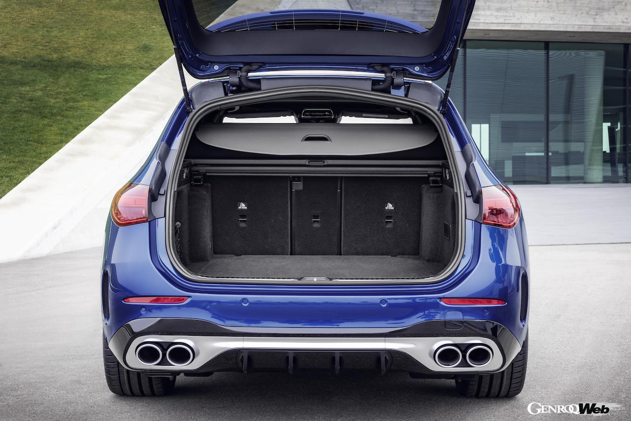 メルセデスAMG C 43 4MATIC エステートのラゲッジコンパートメント