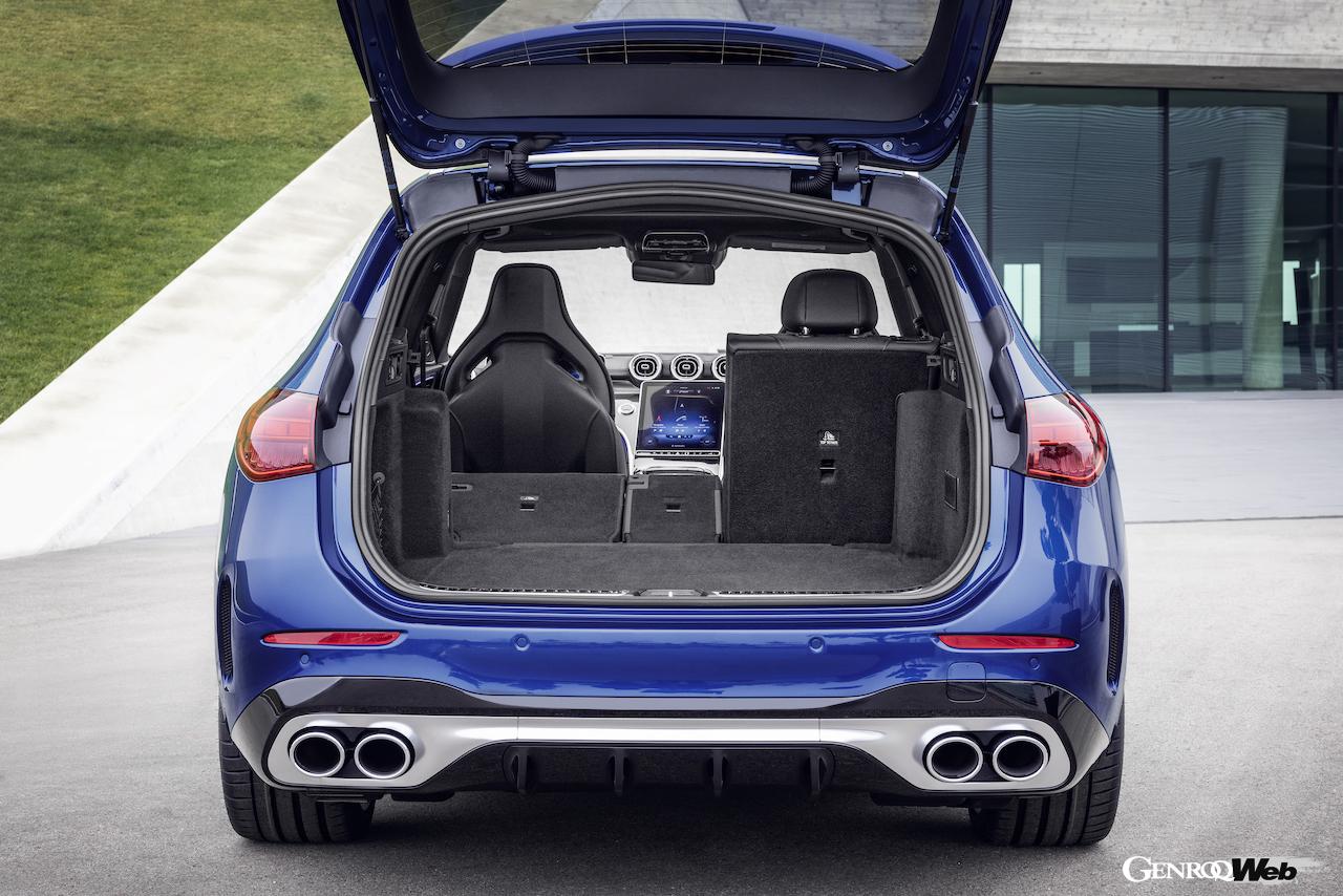 メルセデスAMG C 43 4MATIC エステートのラゲッジコンパートメント