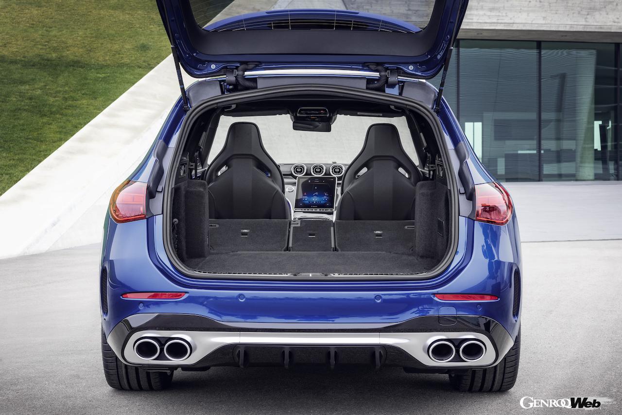 メルセデスAMG C 43 4MATIC エステートのラゲッジコンパートメント