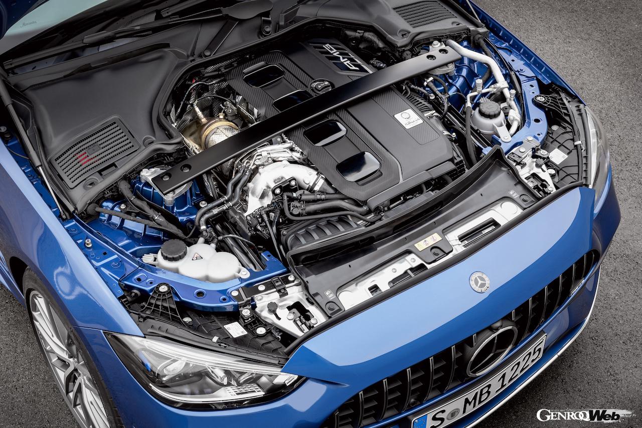 メルセデスAMG C 43 4MATIC エステートのエンジンコンパートメント