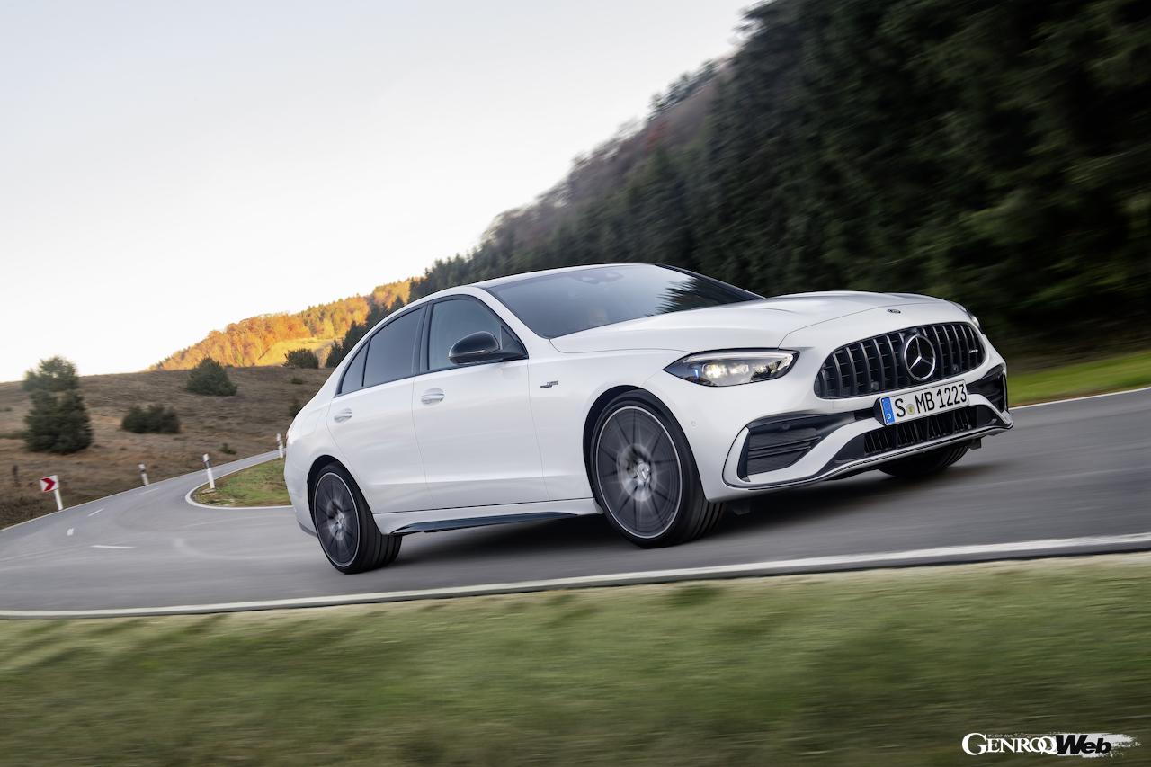 メルセデスAMG C 43 4MATICのフロントビュー