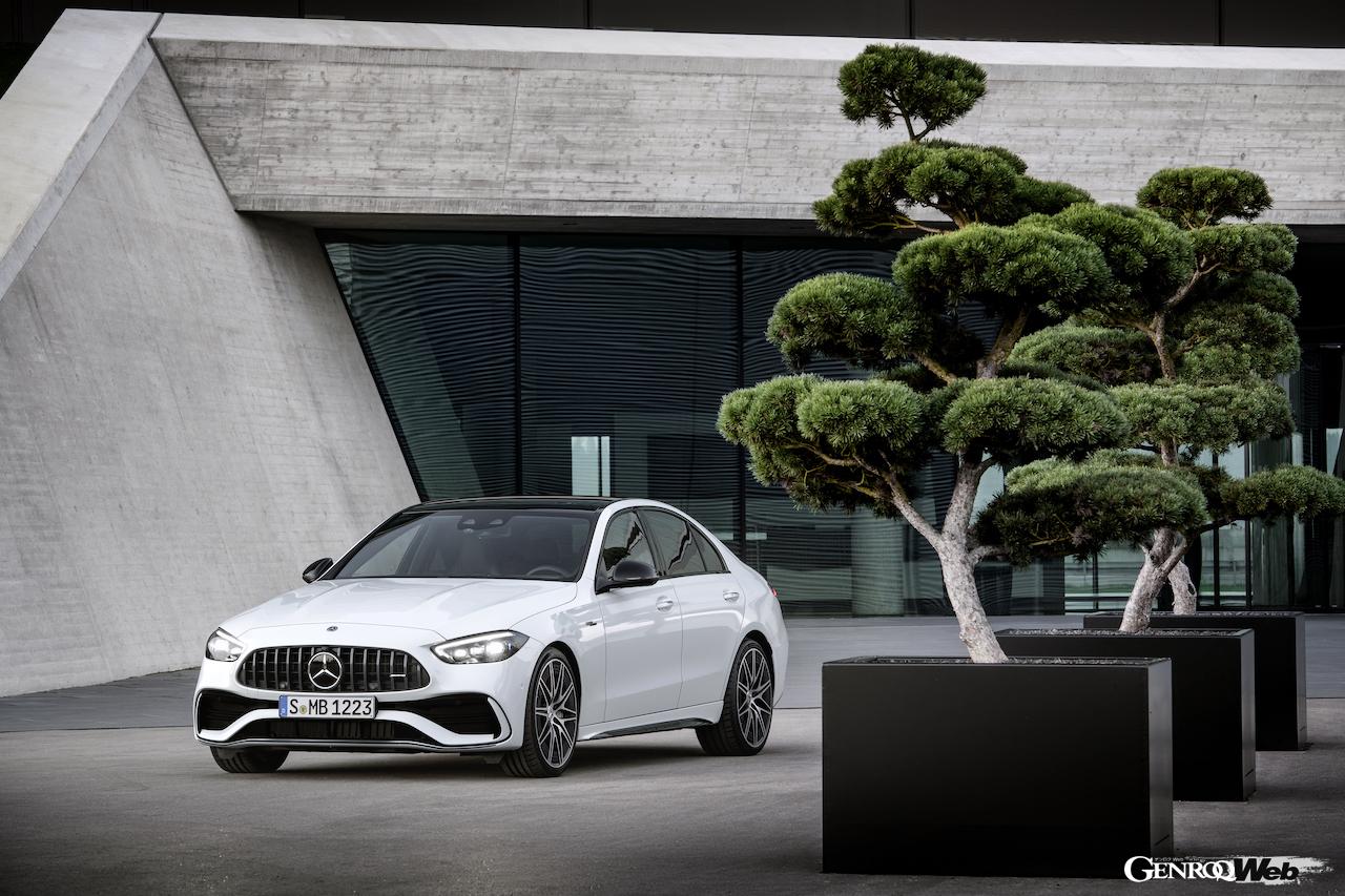 メルセデスAMG C 43 4MATICのフロントビュー