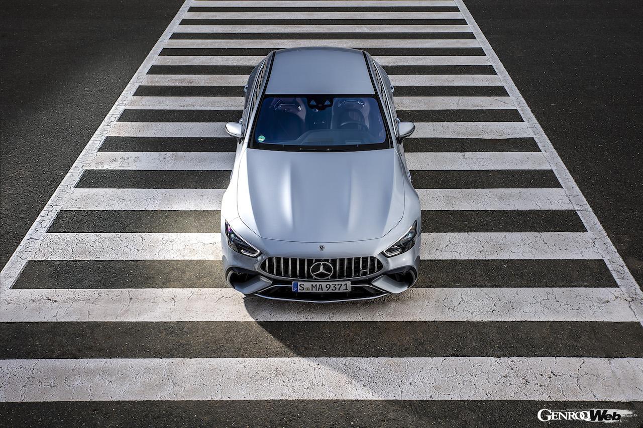 メルセデスAMG GT 63 S E PERFORMANCEの正面ビュー