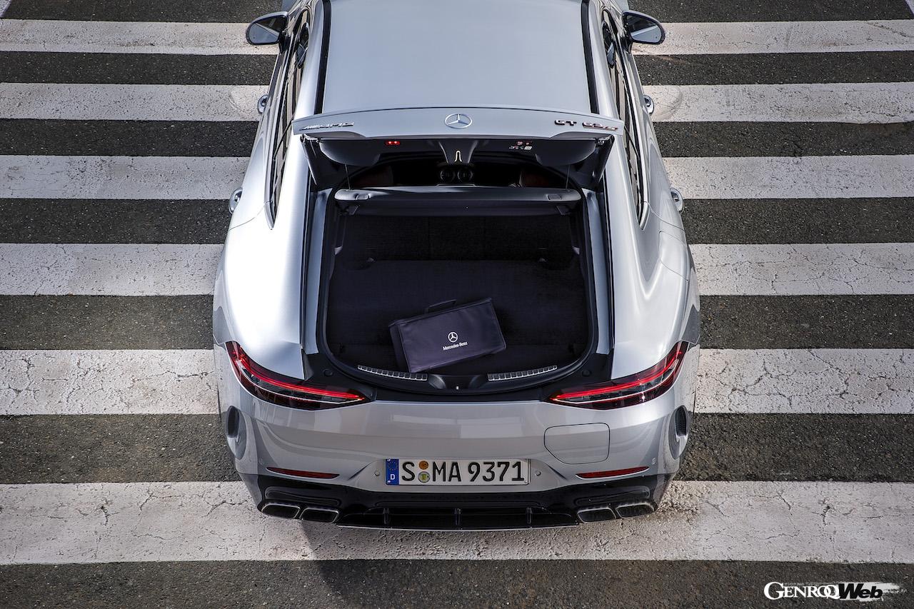 メルセデスAMG GT 63 S E PERFORMANCEのラゲッジコンパートメント