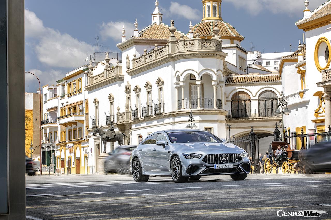 メルセデスAMG GT 63 S E PERFORMANCEのフロントビュー