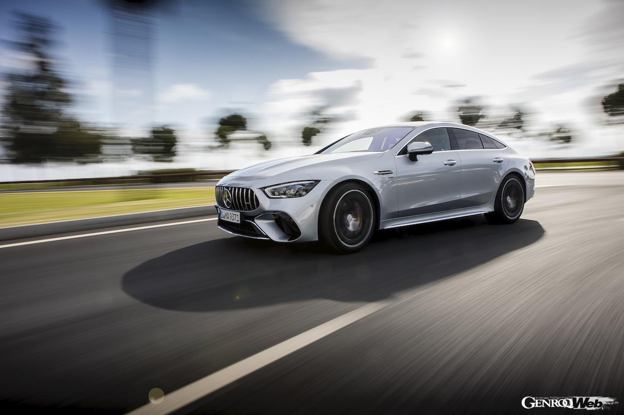 メルセデスAMG GT 63 S E PERFORMANCEのフロントビュー