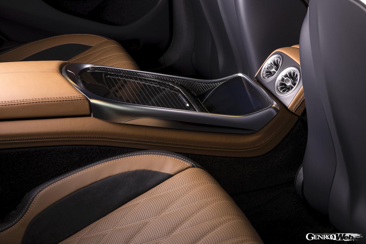 メルセデスAMG GT 63 S E PERFORMANCEのリヤシートコンソール