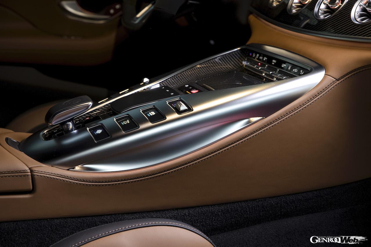 メルセデスAMG GT 63 S E PERFORMANCEのセンターコンソール