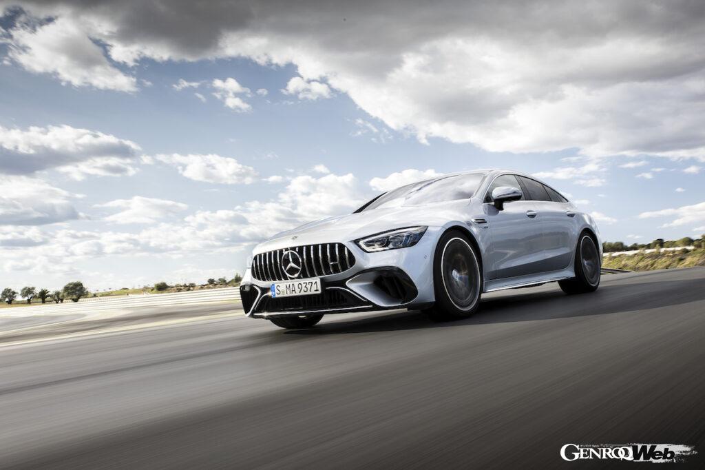 メルセデスAMG GT 63 S E PERFORMANCEのフロントビュー