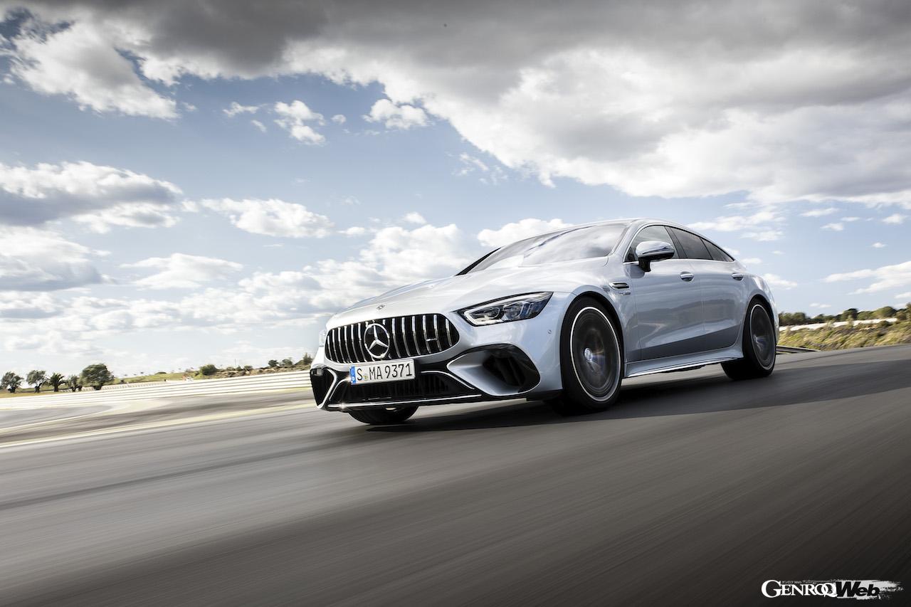 メルセデスAMG GT 63 S E PERFORMANCEのフロントビュー