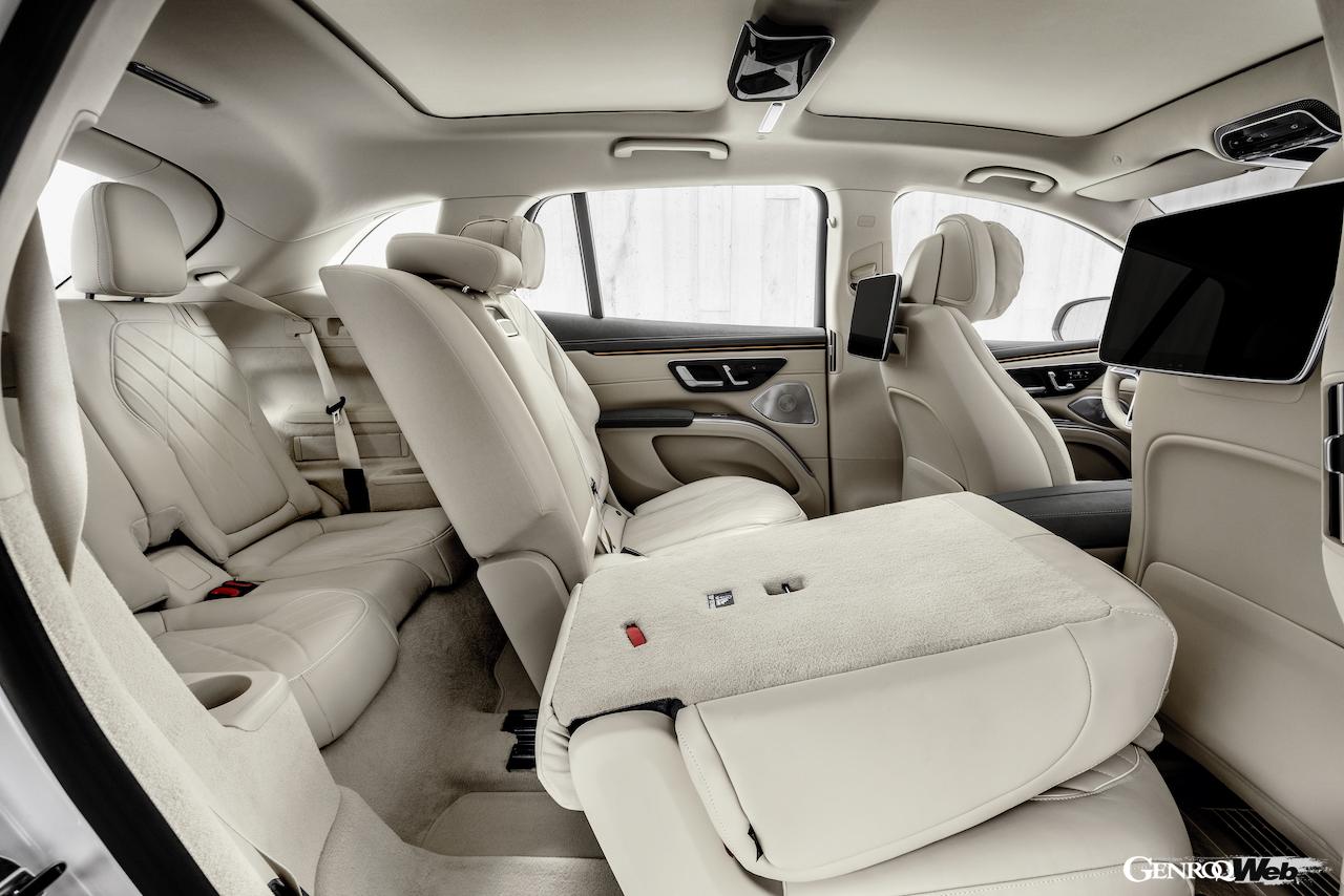 メルセデス・ベンツ EQS SUVの2列目及び3列目シート