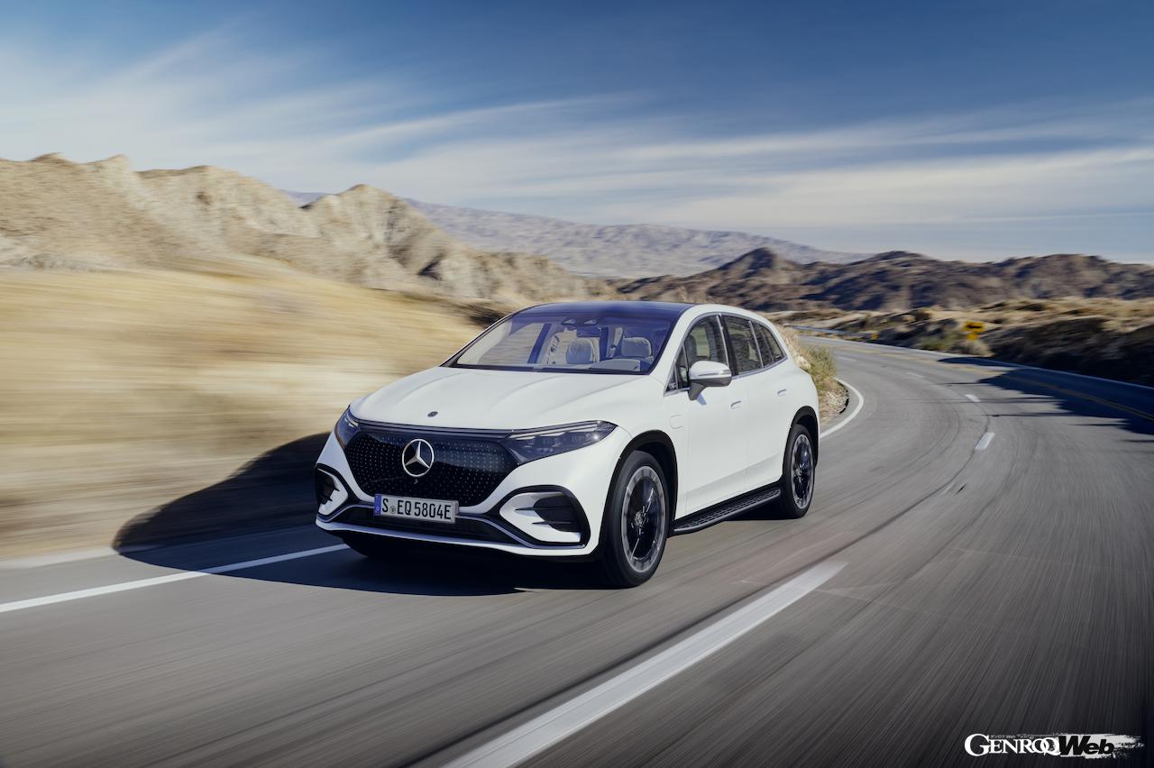 メルセデス・ベンツ EQS SUVのフロントビュー