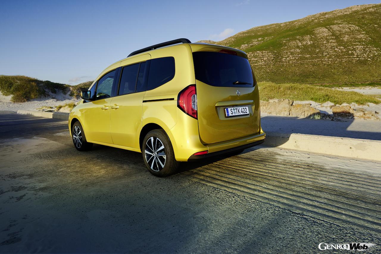 メルセデス・ベンツ Tクラスのリヤビュー