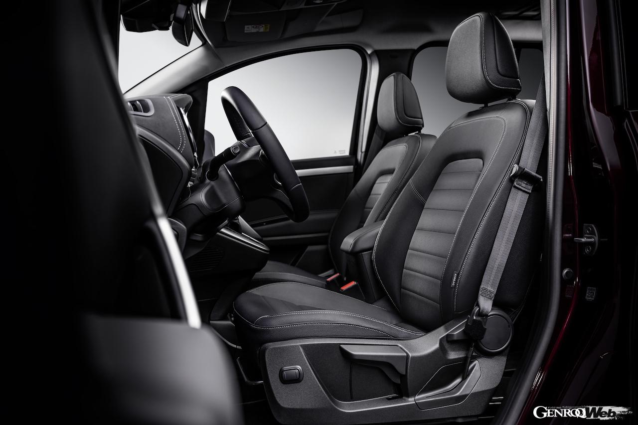 メルセデス・ベンツ Tクラスのフロントシート