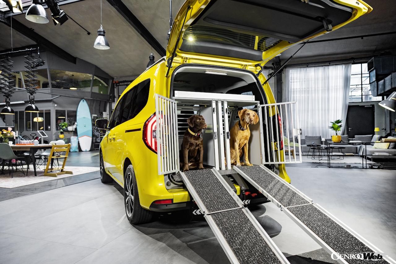 メルセデス・ベンツ Tクラスのリヤビュー