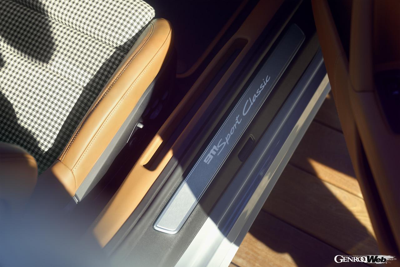 ポルシェ 911 スポーツクラシックのスカッフプレート