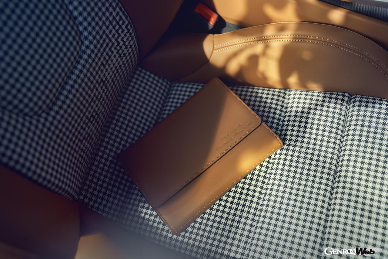 ポルシェ 911 スポーツクラシックのドキュメントフォルダー