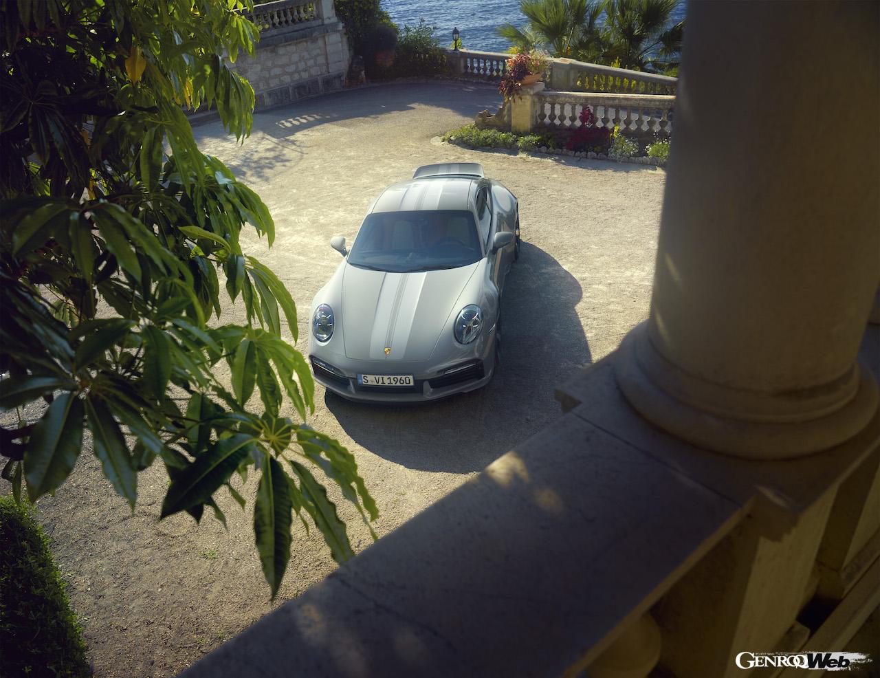 ポルシェ 911 スポーツクラシックのフロントビュー