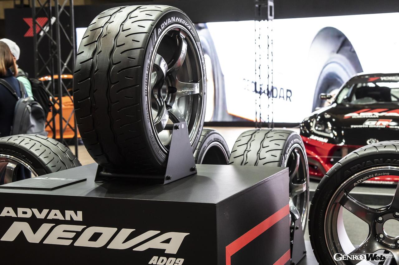 東京オートサロン2022、YOKOHAMA / ADVANの出展ブース