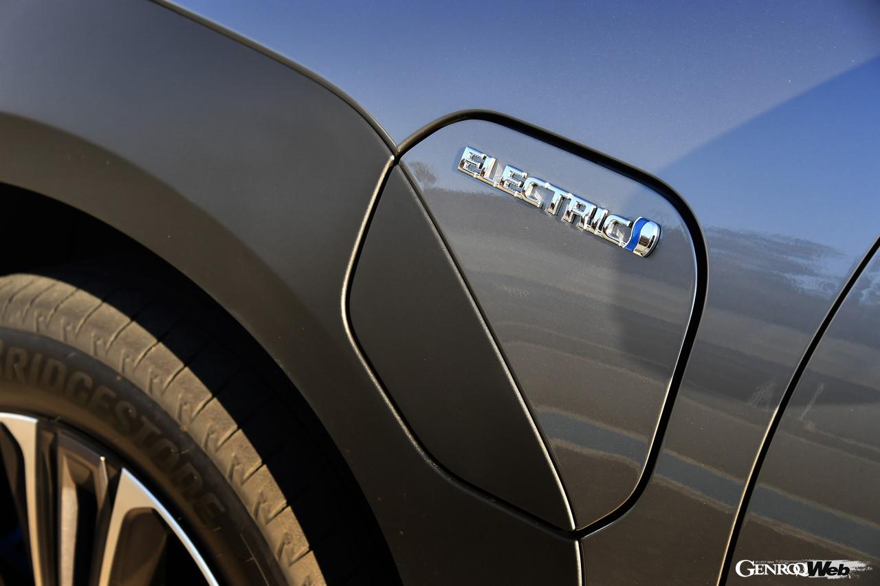 トヨタ bZ4Xの給電口