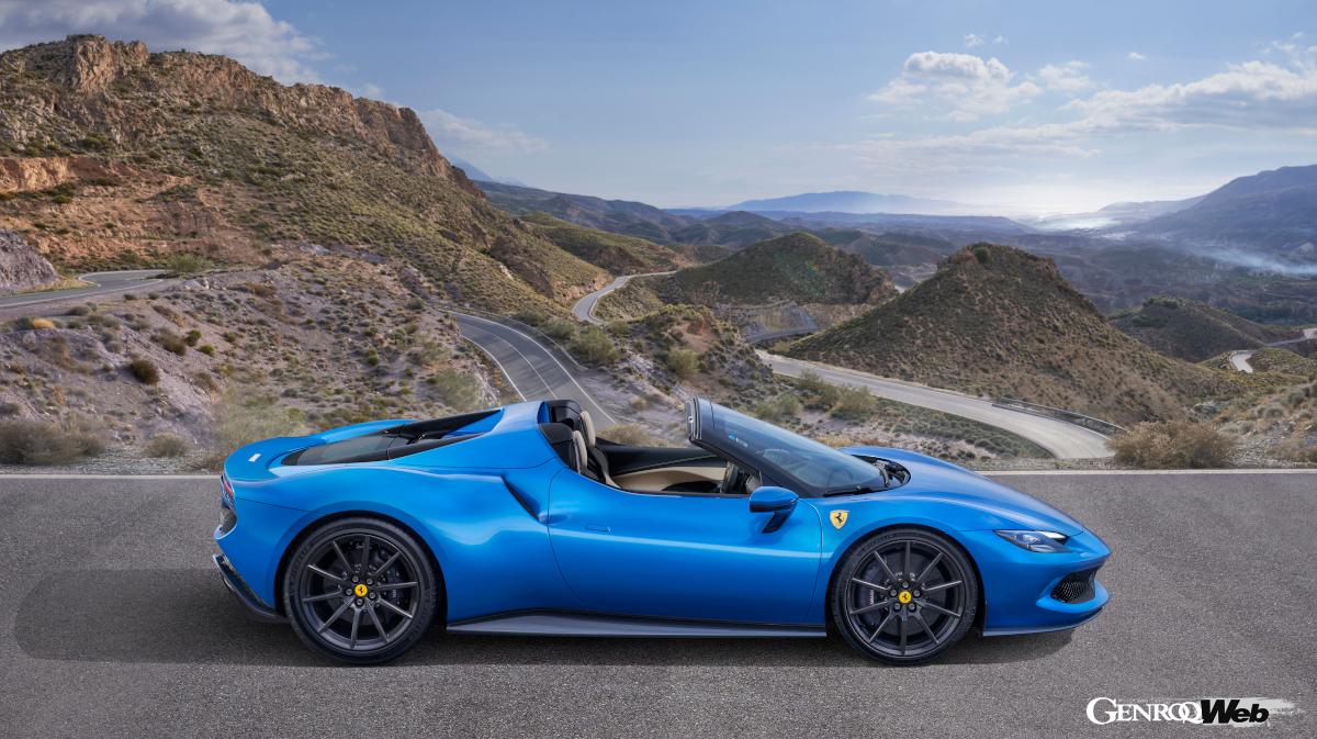 フェラーリ 296 GTSのサイドビュー、オープン時