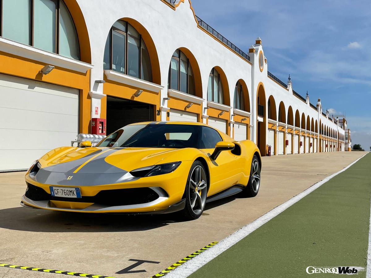 サーキット走行のために用意されたフェラーリ296GTB