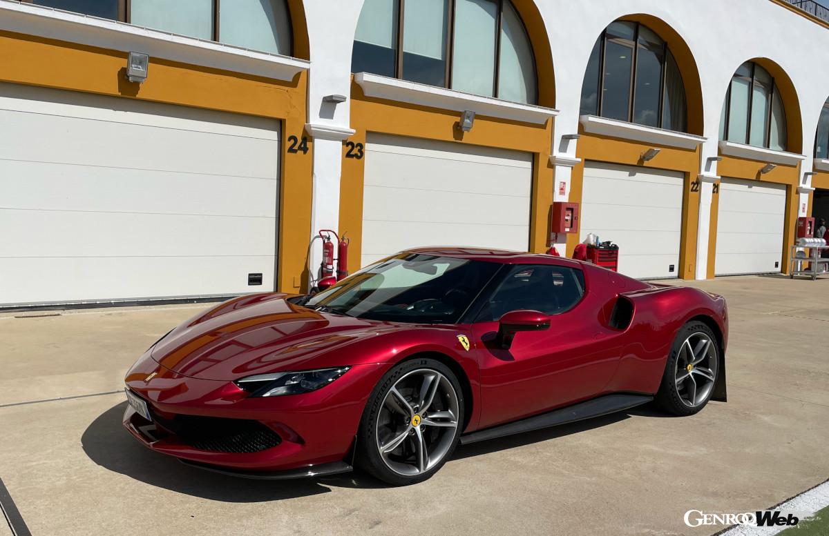 サーキット走行のために用意されたフェラーリ296GTB